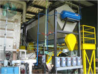 Feed tank for reactors